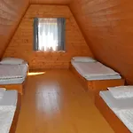 Zvule Деревянный коттедж Kunzak