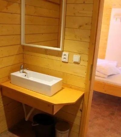 אכסניה Zvule Kunžak