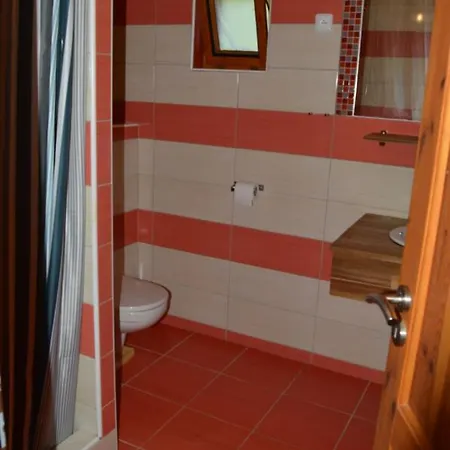 Zvule אכסניה *