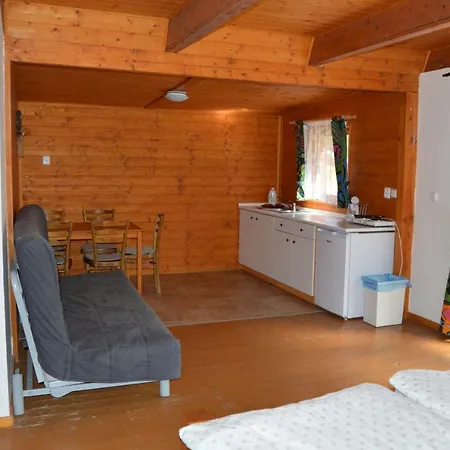 אכסניה Zvule *