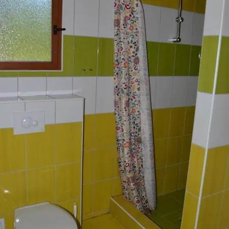 Zvule אכסניה *