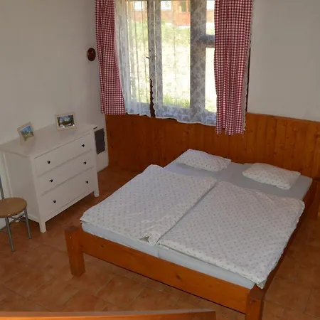 אכסניה Zvule Kunžak